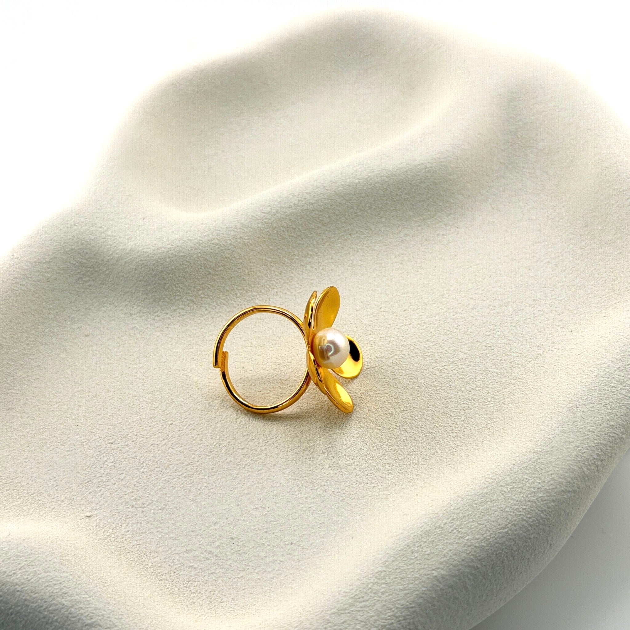 Orla | Floral Ring