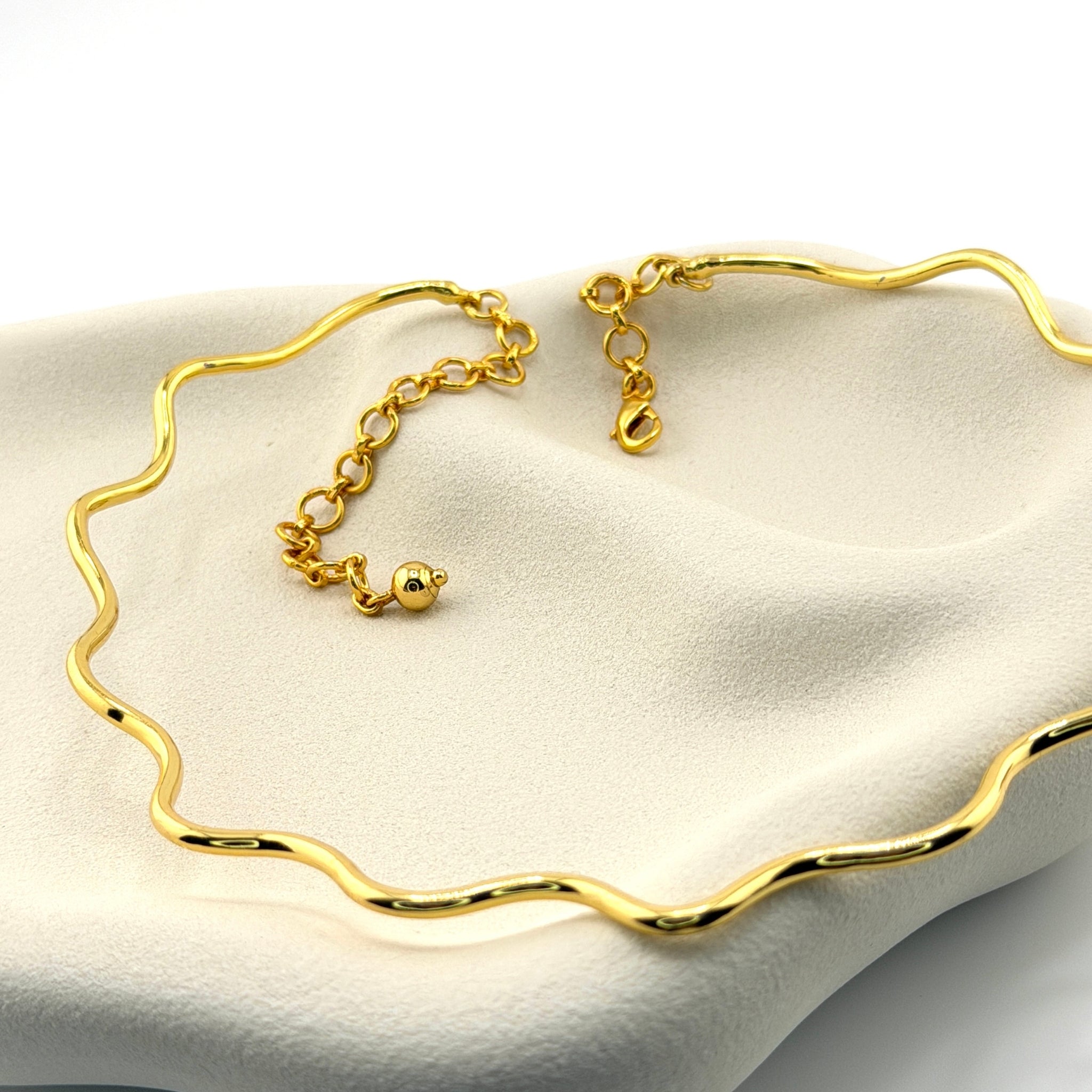 Seren | Wavy Hasli Necklace
