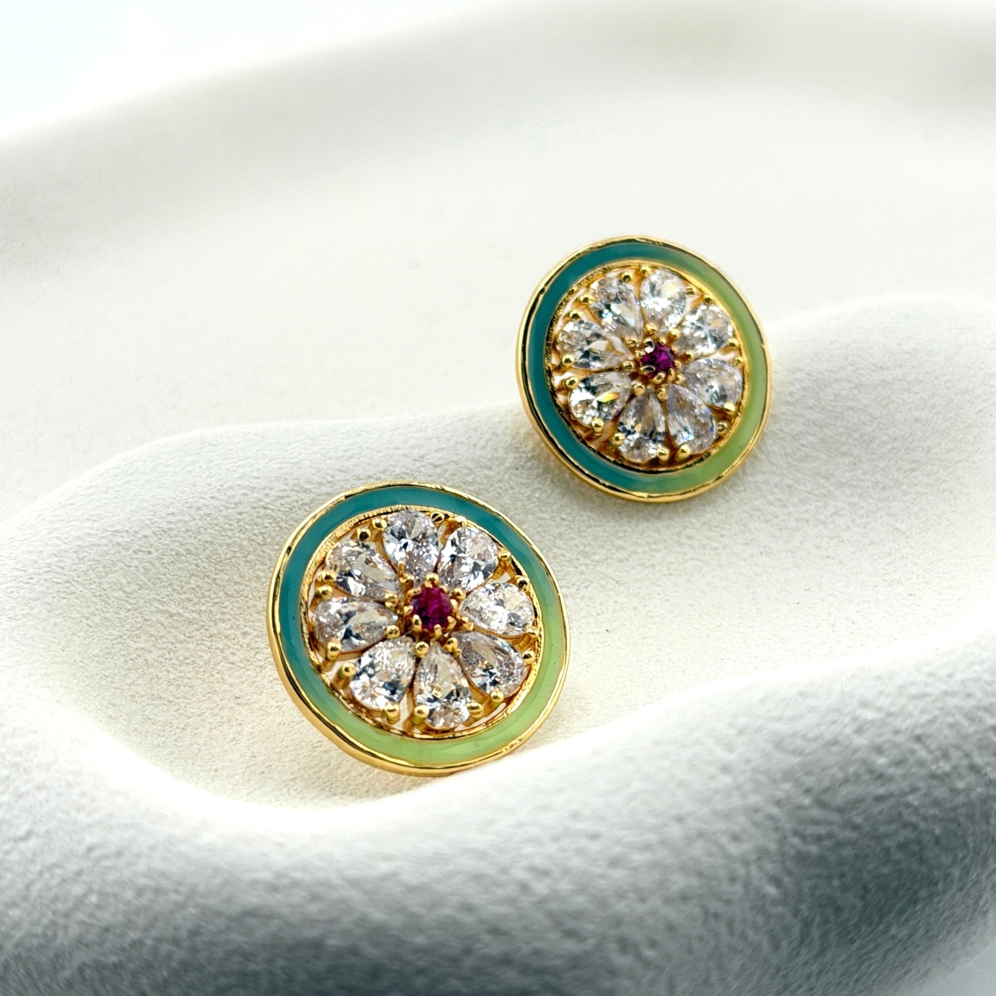 Indra | Single Medallion Necklace and Earrings Set