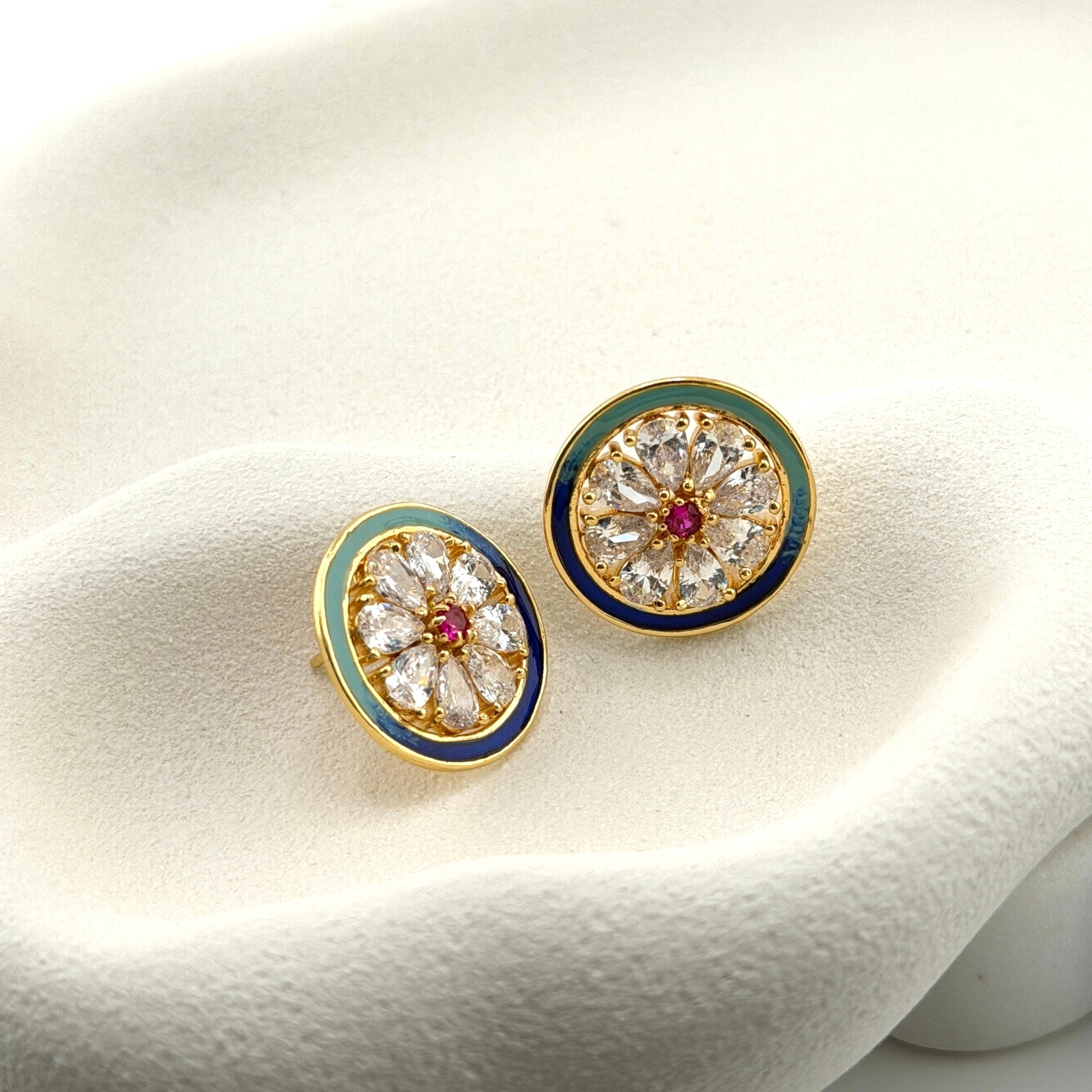 Indra | Single Medallion Necklace and Earrings Set