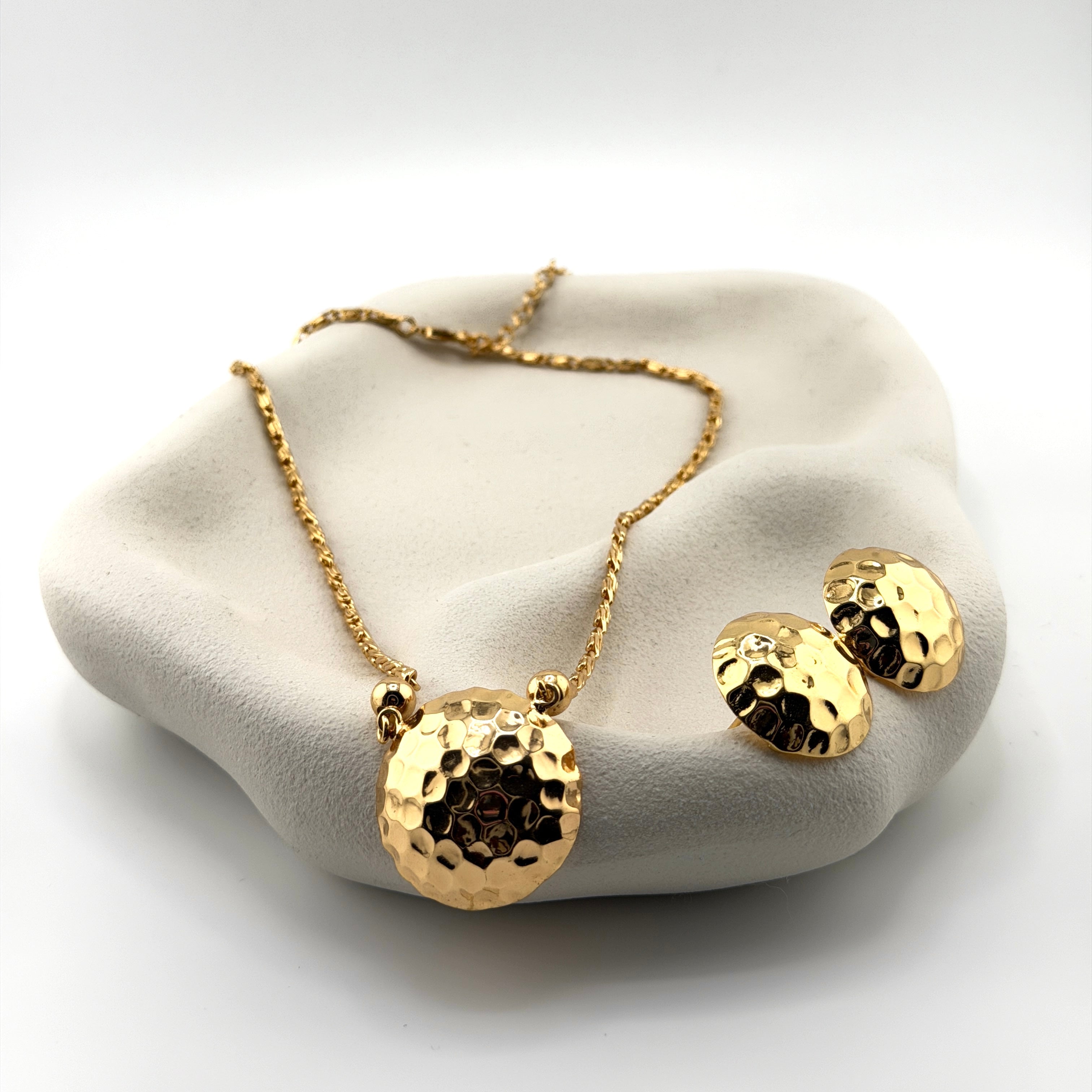 Brynn | Hammered Pendant and Earrings Set