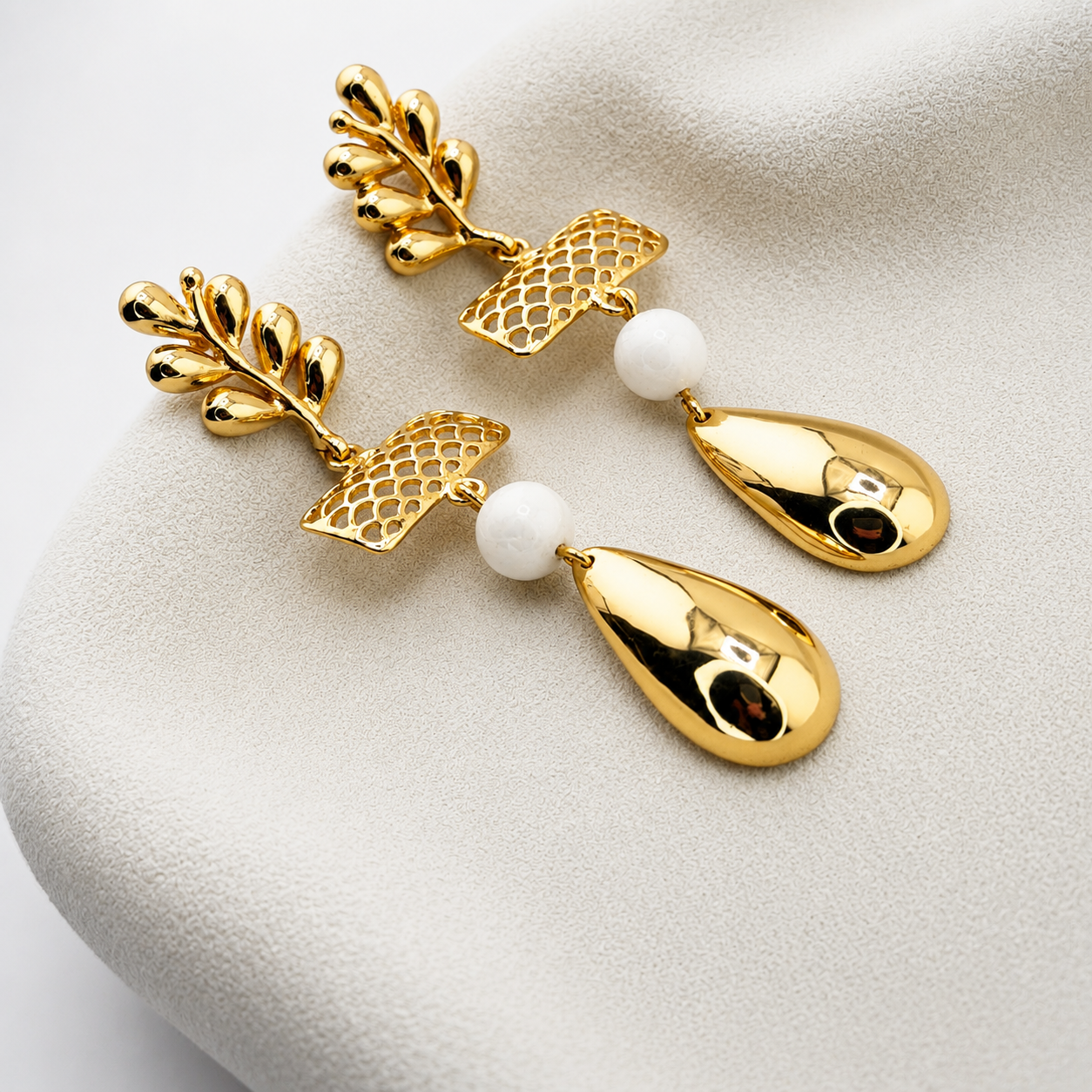 Mira | Pearl Drop Earrings