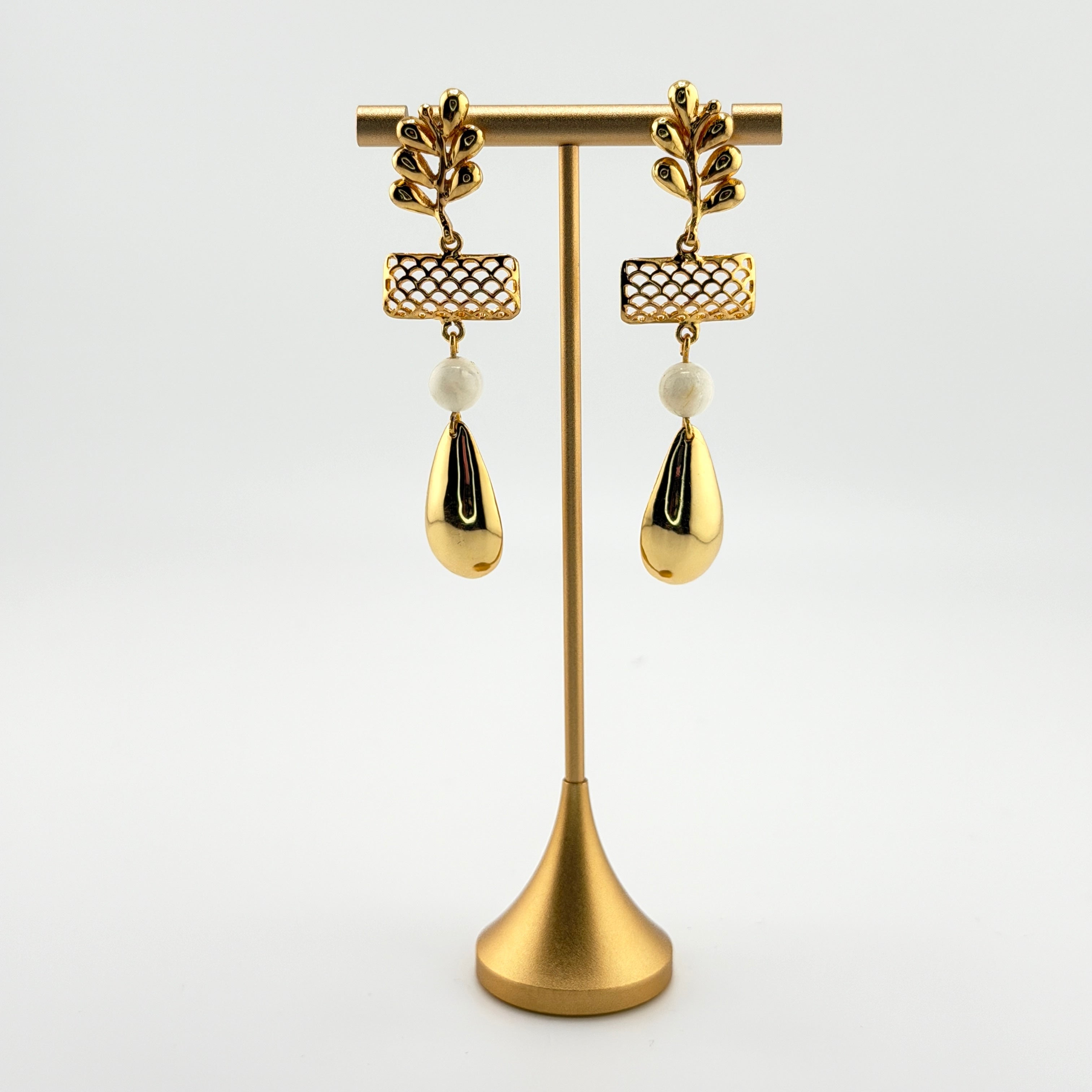 Mira | Pearl Drop Earrings
